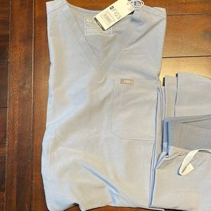 Brand new Figs Catarina one pocket top. with matching Livingston basic pants